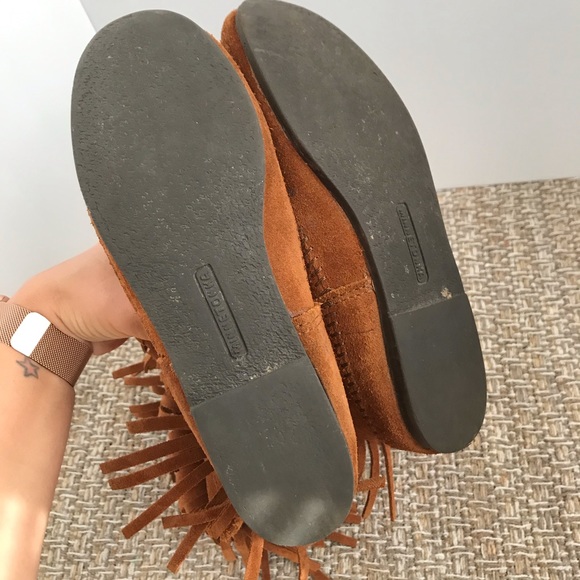 Minnetonka Brown Three Layer Fringe Moccasin Boot - Picture 9 of 9